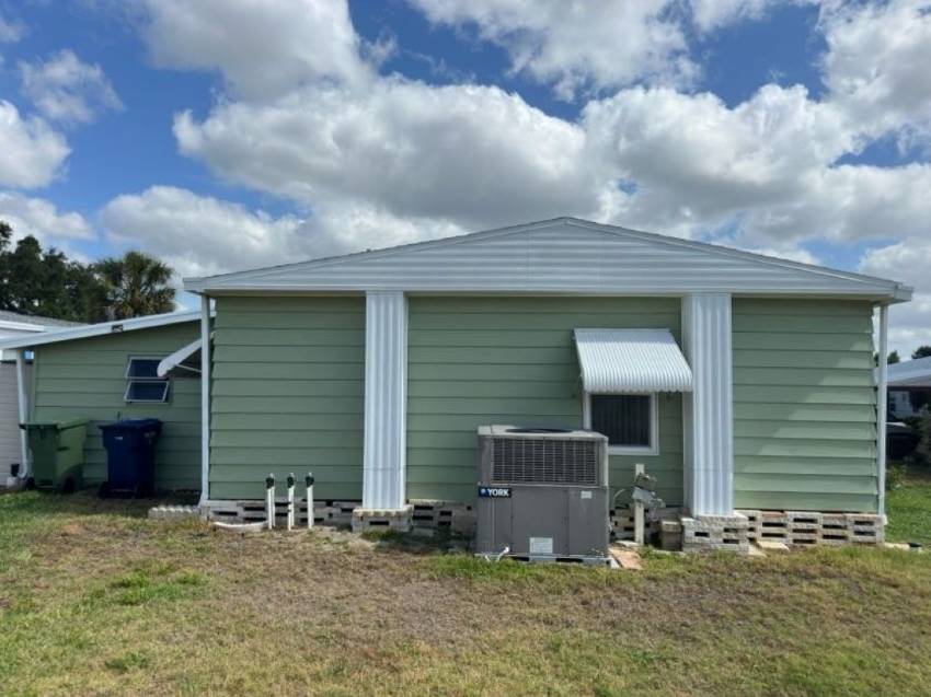 125 Rigi Slope Drive a Winter Haven, FL Mobile or Manufactured Home for Sale
